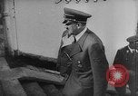 Standbild Adolf Hitler mit Hermann Göring Warschau Polen, 1939, aus Sekunde 7 historischem Filmmaterial Videoclip 65675044317