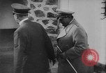 Standbild Adolf Hitler mit Hermann Göring Warschau Polen, 1939, aus Sekunde 9 historischem Filmmaterial Videoclip 65675044317