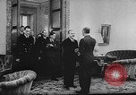 Standbild Adolf Hitler mit Hermann Göring Warschau Polen, 1939, aus Sekunde 47 historischem Filmmaterial Videoclip 65675044317