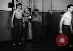 Standbild US Army recruitment Center Zweiten Weltkrieg New York United States USA, 1940, aus Sekunde 18 historischem Filmmaterial Videoclip 65675044344
