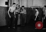 Standbild US Army recruitment Center Zweiten Weltkrieg New York United States USA, 1940, aus Sekunde 21 historischem Filmmaterial Videoclip 65675044344