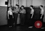 Standbild US Army recruitment Center Zweiten Weltkrieg New York United States USA, 1940, aus Sekunde 24 historischem Filmmaterial Videoclip 65675044344