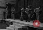 Standbild US Army recruitment Center Zweiten Weltkrieg New York United States USA, 1940, aus Sekunde 25 historischem Filmmaterial Videoclip 65675044344