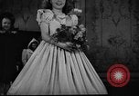 Standbild Schulmädchen Modell Kleidung New York United States USA, 1940, aus Sekunde 15 historischem Filmmaterial Videoclip 65675044346