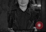 Standbild Schulmädchen Modell Kleidung New York United States USA, 1940, aus Sekunde 22 historischem Filmmaterial Videoclip 65675044346