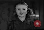 Standbild Schulmädchen Modell Kleidung New York United States USA, 1940, aus Sekunde 23 historischem Filmmaterial Videoclip 65675044346