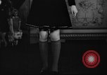 Standbild Schulmädchen Modell Kleidung New York United States USA, 1940, aus Sekunde 25 historischem Filmmaterial Videoclip 65675044346