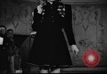 Standbild Schulmädchen Modell Kleidung New York United States USA, 1940, aus Sekunde 28 historischem Filmmaterial Videoclip 65675044346