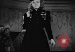 Standbild Schulmädchen Modell Kleidung New York United States USA, 1940, aus Sekunde 29 historischem Filmmaterial Videoclip 65675044346