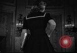 Standbild Schulmädchen Modell Kleidung New York United States USA, 1940, aus Sekunde 33 historischem Filmmaterial Videoclip 65675044346