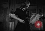 Standbild Schulmädchen Modell Kleidung New York United States USA, 1940, aus Sekunde 35 historischem Filmmaterial Videoclip 65675044346