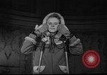 Standbild Schulmädchen Modell Kleidung New York United States USA, 1940, aus Sekunde 45 historischem Filmmaterial Videoclip 65675044346