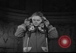 Standbild Schulmädchen Modell Kleidung New York United States USA, 1940, aus Sekunde 46 historischem Filmmaterial Videoclip 65675044346