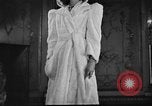 Standbild Schulmädchen Modell Kleidung New York United States USA, 1940, aus Sekunde 54 historischem Filmmaterial Videoclip 65675044346