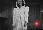 Standbild Schulmädchen Modell Kleidung New York United States USA, 1940, aus Sekunde 55 historischem Filmmaterial Videoclip 65675044346