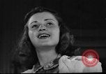 Standbild Schulmädchen Modell Kleidung New York United States USA, 1940, aus Sekunde 60 historischem Filmmaterial Videoclip 65675044346