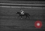 Standbild Vorort Handicap Belmont Park New York USA, 1940, aus Sekunde 16 historischem Filmmaterial Videoclip 65675044347