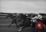 Standbild Vorort Handicap Belmont Park New York USA, 1940, aus Sekunde 23 historischem Filmmaterial Videoclip 65675044347