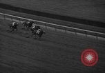 Standbild Vorort Handicap Belmont Park New York USA, 1940, aus Sekunde 42 historischem Filmmaterial Videoclip 65675044347