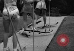 Standbild roller Ski Del Monte California USA, 1940, aus Sekunde 9 historischem Filmmaterial Videoclip 65675044348