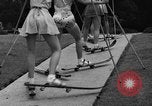 Standbild roller Ski Del Monte California USA, 1940, aus Sekunde 12 historischem Filmmaterial Videoclip 65675044348