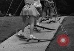 Standbild roller Ski Del Monte California USA, 1940, aus Sekunde 13 historischem Filmmaterial Videoclip 65675044348