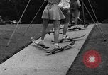 Standbild roller Ski Del Monte California USA, 1940, aus Sekunde 14 historischem Filmmaterial Videoclip 65675044348