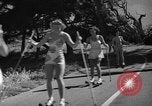 Standbild roller Ski Del Monte California USA, 1940, aus Sekunde 20 historischem Filmmaterial Videoclip 65675044348