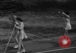 Standbild roller Ski Del Monte California USA, 1940, aus Sekunde 22 historischem Filmmaterial Videoclip 65675044348