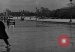 Image pneu de voie antidérapante Paris France, 1934, de la seconde 33 séquences d'archives historiques vidéo 65675044371