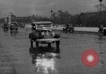 Image pneu de voie antidérapante Paris France, 1934, de la seconde 36 séquences d'archives historiques vidéo 65675044371