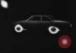 Standbild leuchten Reifen eines Autos Deutschland, 1962, aus Sekunde 14 historischem Filmmaterial Videoclip 65675044376
