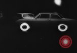 Standbild leuchten Reifen eines Autos Deutschland, 1962, aus Sekunde 18 historischem Filmmaterial Videoclip 65675044376