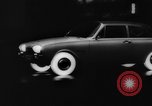 Standbild leuchten Reifen eines Autos Deutschland, 1962, aus Sekunde 29 historischem Filmmaterial Videoclip 65675044376