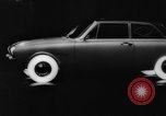 Standbild leuchten Reifen eines Autos Deutschland, 1962, aus Sekunde 30 historischem Filmmaterial Videoclip 65675044376