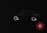 Standbild leuchten Reifen eines Autos Deutschland, 1962, aus Sekunde 37 historischem Filmmaterial Videoclip 65675044376