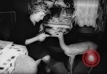 Standbild deutscher Zoo Deutschland, 1962, aus Sekunde 47 historischem Filmmaterial Videoclip 65675044377