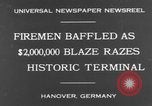 Standbild Feuer im Lagerhaus Hannover Deutschland, 1930, aus Sekunde 4 historischem Filmmaterial Videoclip 65675044380