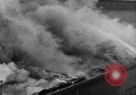 Standbild Feuer im Lagerhaus Hannover Deutschland, 1930, aus Sekunde 55 historischem Filmmaterial Videoclip 65675044380