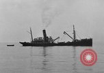 Standbild spezielle Tauchausrüstung Genua Italien, 1930, aus Sekunde 15 historischem Filmmaterial Videoclip 65675044381