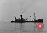Standbild spezielle Tauchausrüstung Genua Italien, 1930, aus Sekunde 17 historischem Filmmaterial Videoclip 65675044381