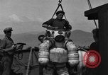 Standbild spezielle Tauchausrüstung Genua Italien, 1930, aus Sekunde 23 historischem Filmmaterial Videoclip 65675044381