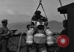 Standbild spezielle Tauchausrüstung Genua Italien, 1930, aus Sekunde 25 historischem Filmmaterial Videoclip 65675044381