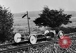 Standbild deutsche Wissenschaftler Harzgerode Deutschland, 1930, aus Sekunde 17 historischem Filmmaterial Videoclip 65675044387