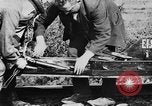 Standbild deutsche Wissenschaftler Harzgerode Deutschland, 1930, aus Sekunde 44 historischem Filmmaterial Videoclip 65675044387
