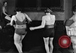 Standbild fat Frauen Philadelphia Pennsylvania USA, 1931, aus Sekunde 28 historischem Filmmaterial Videoclip 65675044394
