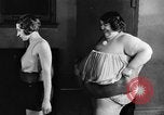 Standbild fat Frauen Philadelphia Pennsylvania USA, 1931, aus Sekunde 35 historischem Filmmaterial Videoclip 65675044394