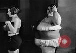 Standbild fat Frauen Philadelphia Pennsylvania USA, 1931, aus Sekunde 45 historischem Filmmaterial Videoclip 65675044394