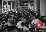 Image masque à gaz Manufacturing Factory France, 1918, de la seconde 4 séquences d'archives historiques vidéo 65675044419