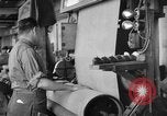 Image masque à gaz Manufacturing Factory France, 1918, de la seconde 13 séquences d'archives historiques vidéo 65675044419